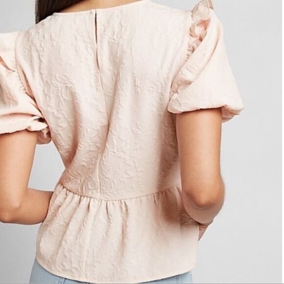 Express Pink Textured Puff Sleeve Ruffle Blouse xs - Picture 2 of 8
